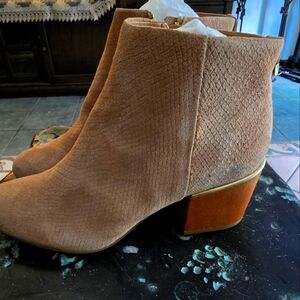 Women's Suede Ankle boots